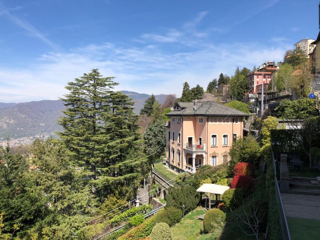 Il Nido Della Fenice Brunate Bagian luar foto
